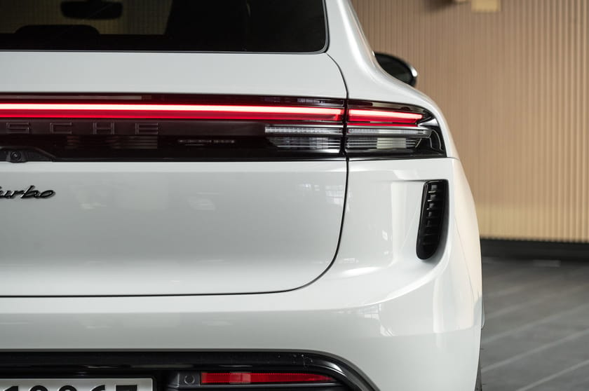 Bilde 4 av Porsche Macan Turbo Burmester/Rear-axel/Pano/Krok/Sport-chrono/HUD/+++
