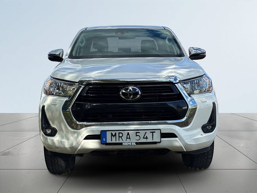 Bild 2 av Toyota Hilux Dubbelhytt 2.4 AWD MOMS Drag Mvärme Navi B-kamera S&V