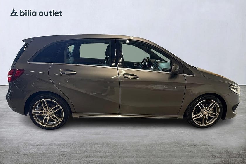 Bild 4 av Mercedes-Benz B 180 d AMG Sport / Backkamera