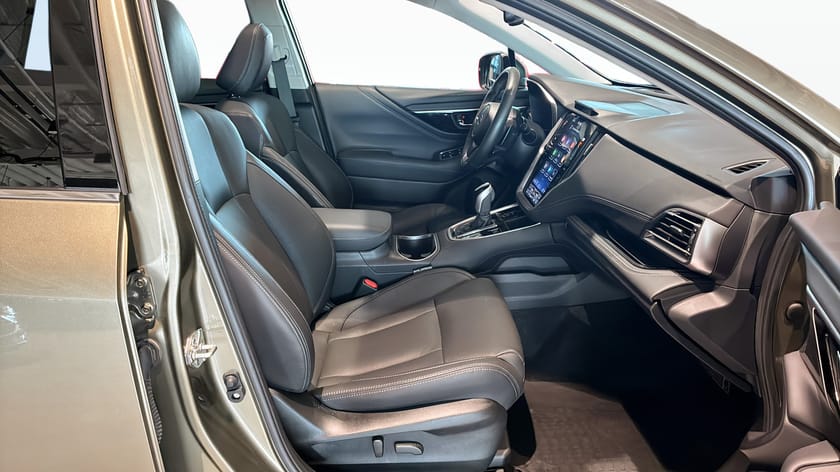 Bild 3 av Subaru Outback 2 5di cvt xfuel Touring
