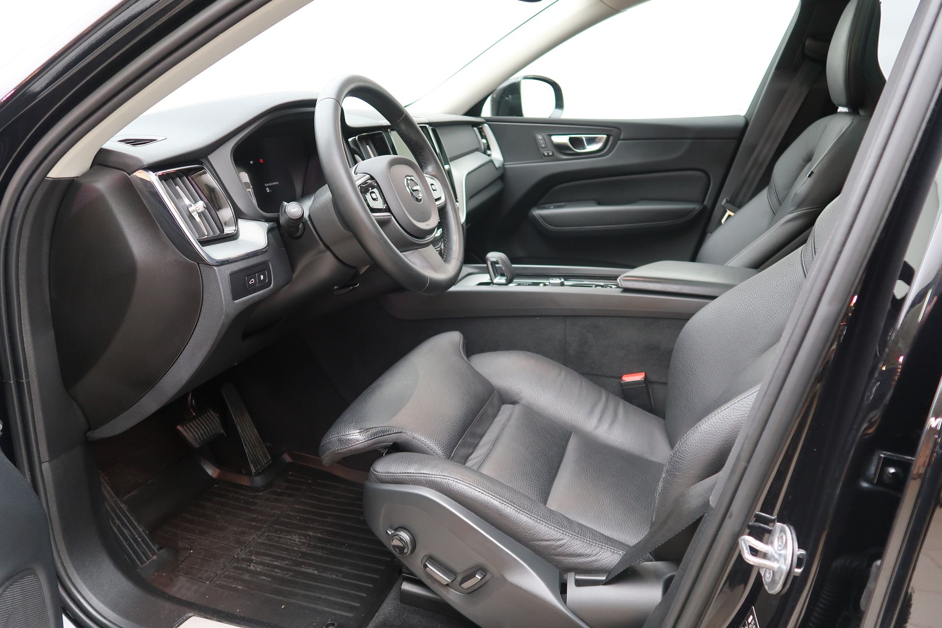 Volvo XC60 2023, bild 4/10