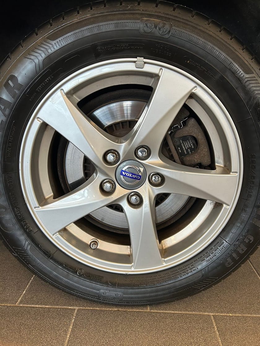 Bild 4 av Volvo V70 D4 AWD Geartronic Momentum/SUPERDEAL 3.95%/BT/PDC