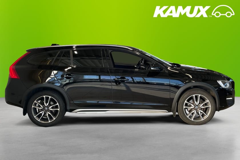Bild 2 av Volvo V60 Cross Country D4 Geartronic 190 hk Navi Skinn Drag