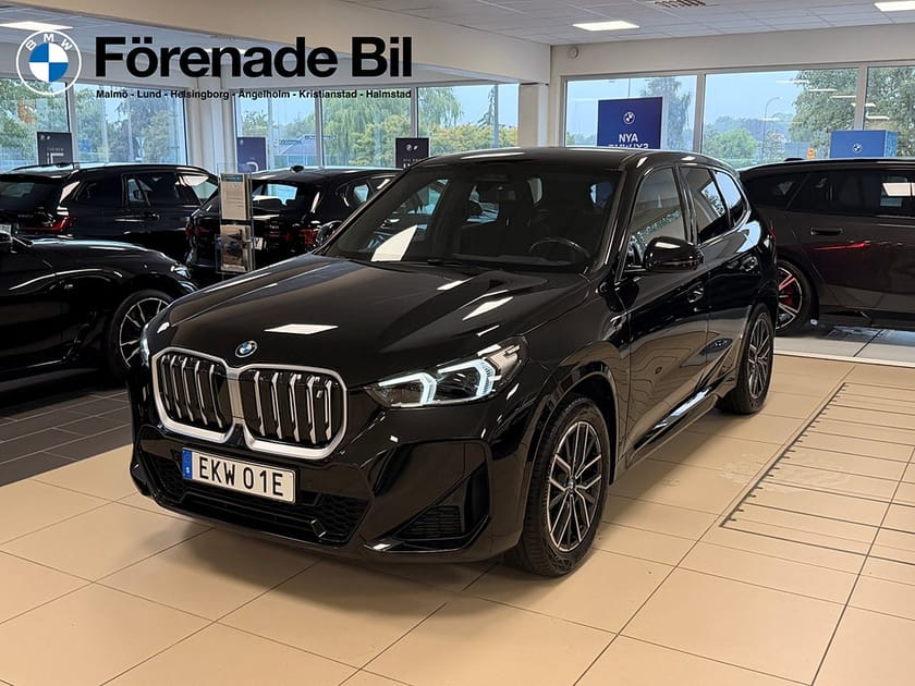 Bild 1 av BMW iX1 xDrive30 M-sportpaket Head-up  Drag