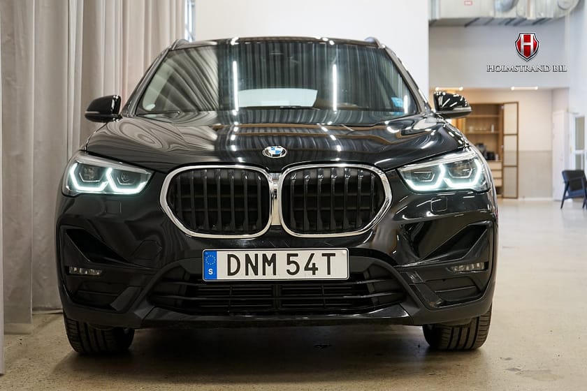 Bild 5 av BMW X1 xDrive20d Sport line M-sport ratt Drag HUD Hifi GPS