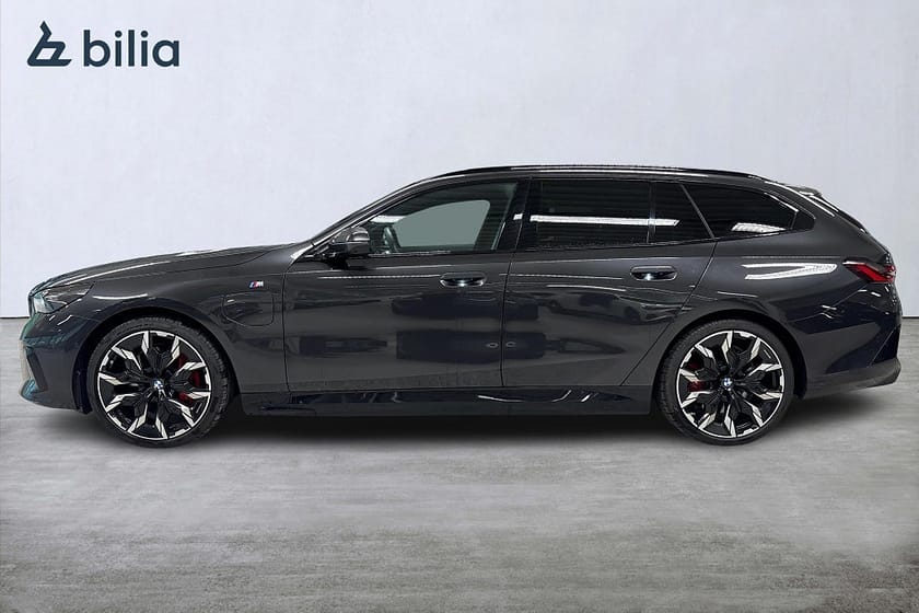 Bild 3 av BMW 550e xDrive Touring M-Sport Pro | Komfort stol | Drag | B&W