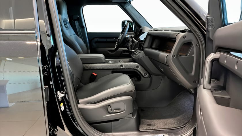 Bild 3 av Land Rover Defender Octa 110 P635 Black
