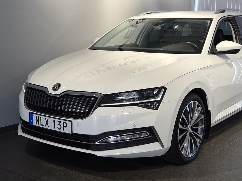 Bild 3 av Škoda Superb iV Kombi L&K 1.4 TSI DSG 218hk |Moms|Läder
