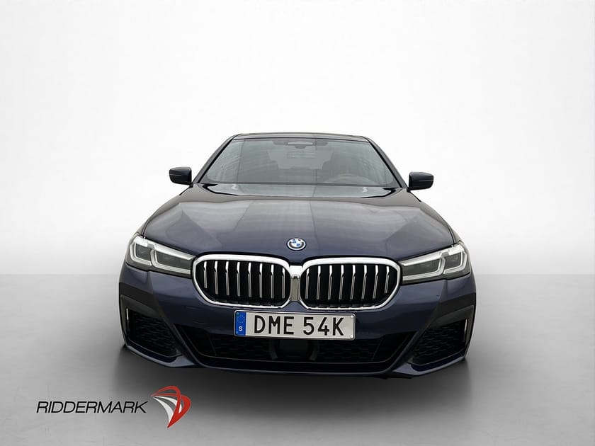 Bild 2 av BMW 530e Sedan M Sport Innovation Taklucka HUD HiFi Kamera Drag