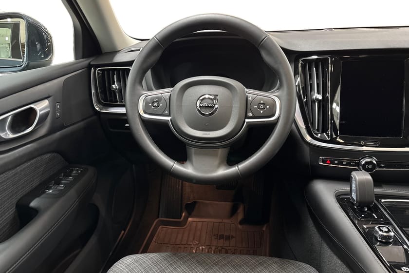 Bild 3 av Volvo V60 Recharge T6 II Core Edition/Navi/Kamera/El-Värmare