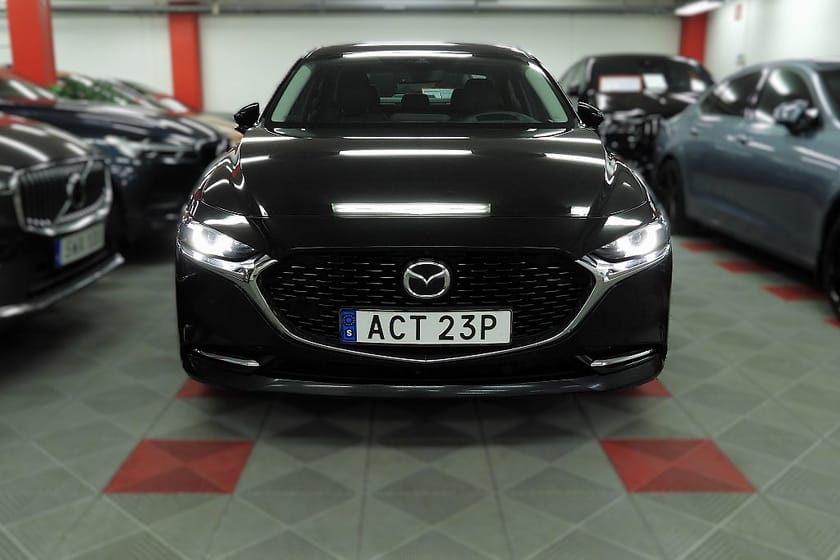 Bild 4 av Mazda 3 Sedan 2.0 e-SKYACTIV-X M Hybrid HUD Drag 360° kam SoV Hjul