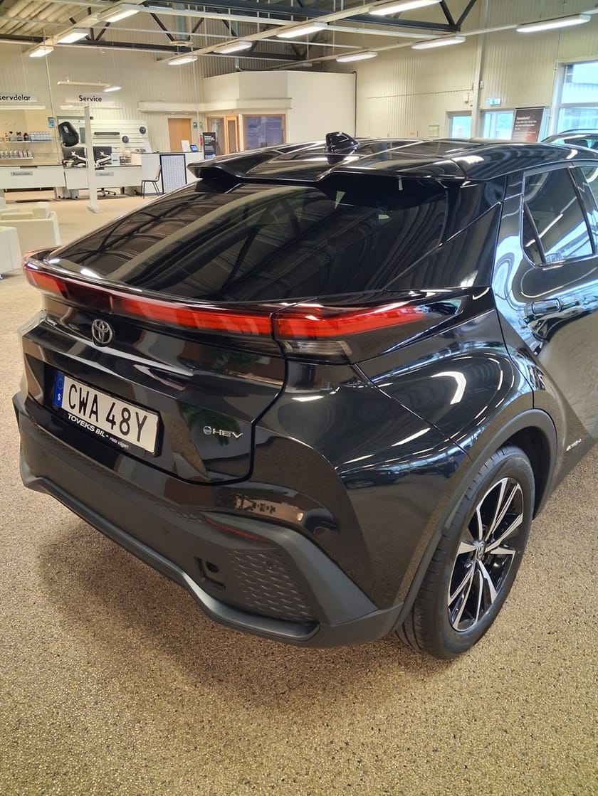 Bild 3 av Toyota C-HR Hybrid AWD-i SUV 2,0 ELHYBRID AWD (197HK)