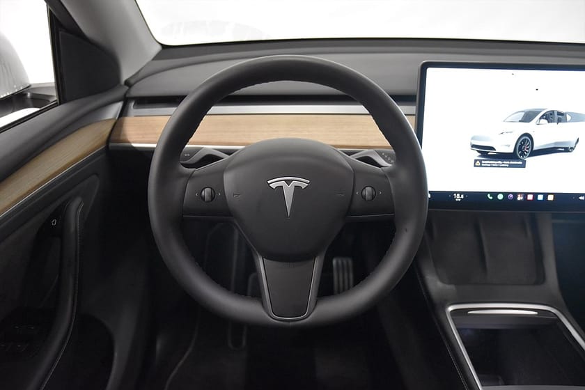 Bild 2 av Tesla Model Y Performance Autopilot Pano Skinn Rattv Moms 534hk