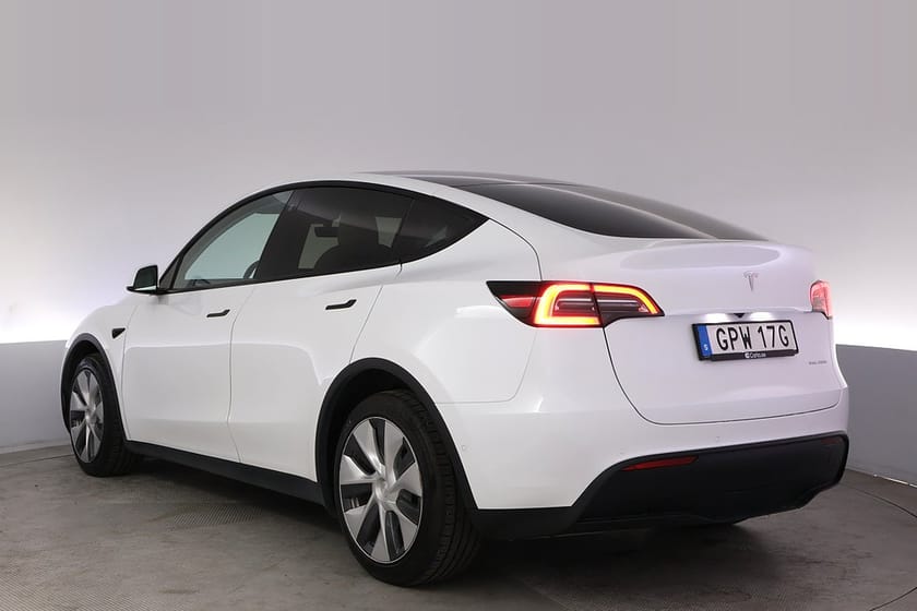 Bild 4 av Tesla Model Y Long Range AWD Autopilot Panorama