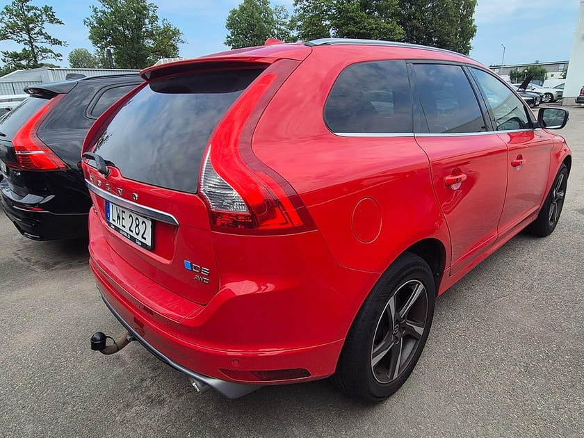 Bild 3 av Volvo XC60 AWD D5 R-Design 220HK 4x4 Panorama läder