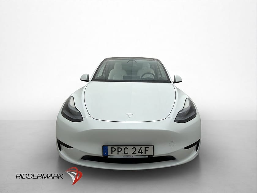 Bild 3 av Tesla Model Y Standard Range RWD Svensksåld Autopilot