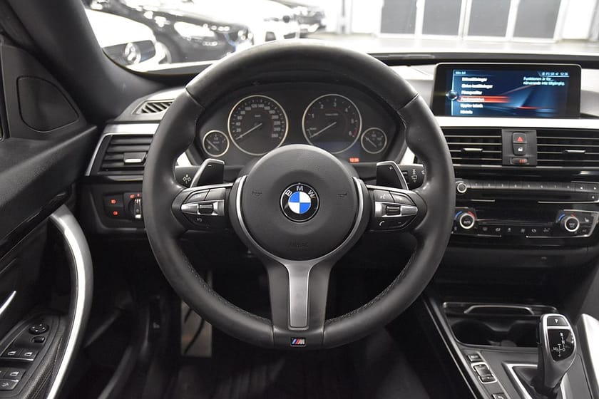 Bild 2 av BMW 330d xDrive GT M-Sport Drag Rattv M-Värm Skinn 258hk