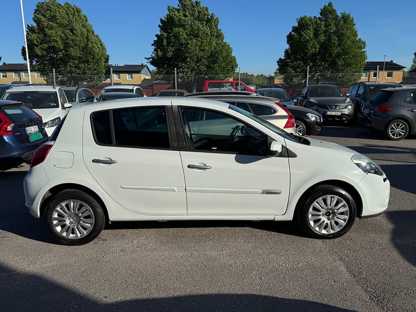 Bild 5 av Renault Clio  Halvkombi 1.2 75hk|NYSERV|NYBESS|