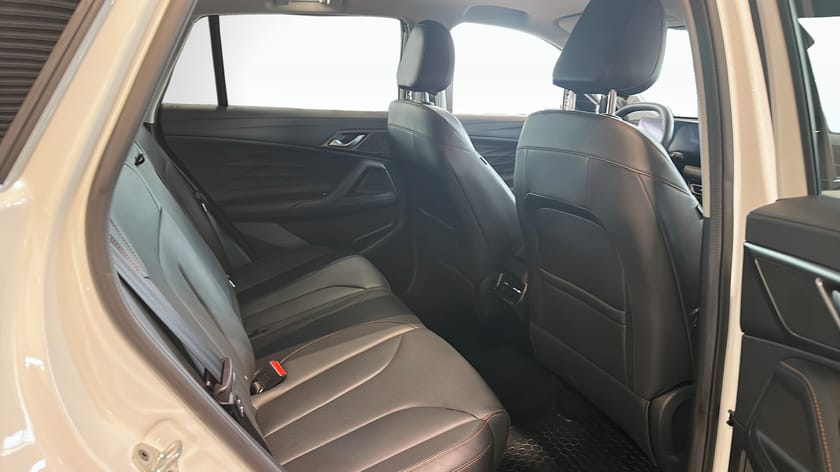 Bild 5 av MG HS PHEV LUXURY PLUG-IN HYBRID 100KM PÅ EL + 0% KAMPANJRÄNTA