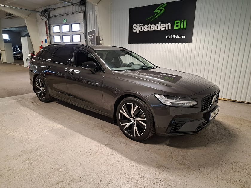 Bild 3 av Volvo V90 Recharge T6 350 18,8 kWh AWD/PLUS DARK/Drag/Värm/Navi