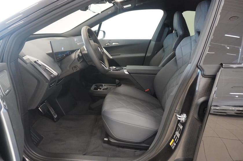 Bild 2 av BMW iX xDrive60 M Sportpaket Pro Supercharged Ed DA Pro B W