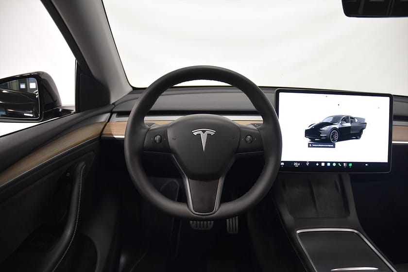 Bild 2 av Tesla Model Y Performance Autopilot Pano Drag AdaptivF Moms 534hk