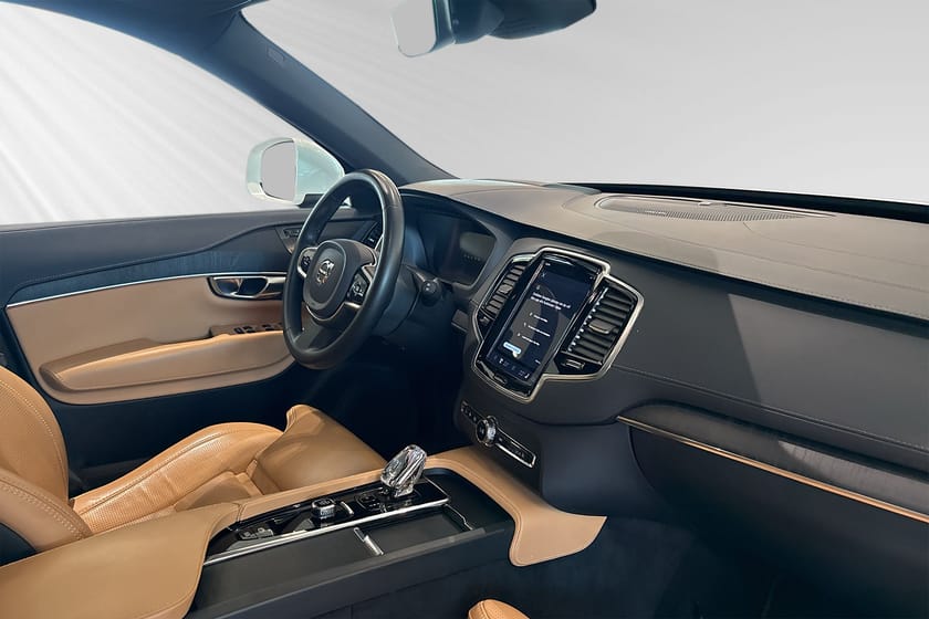 Bild 3 av Volvo XC90 7-seater Recharge T8 Ultimate Bright Drag Pano HUD Massage