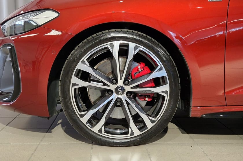 Bild 3 av Audi A5 Sedan e-hybrid quattro eHybrid S line | Drag | P-klim | 20" | 360 vy | 36