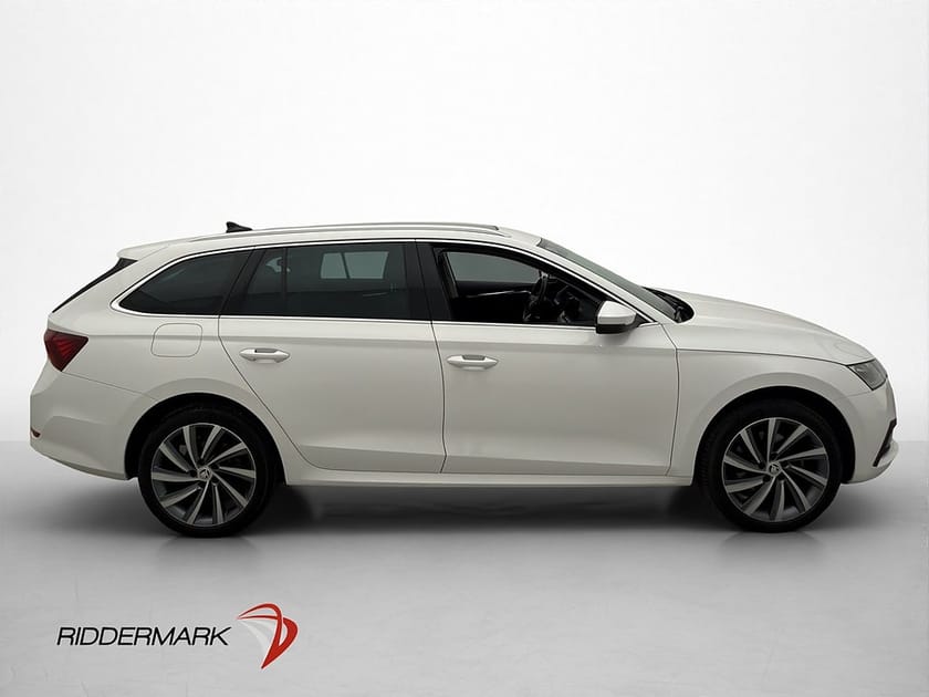 Bild 4 av Škoda Octavia Kombi iV Skoda Plug-In Style Cockpit Kamera Drag Halvskinn