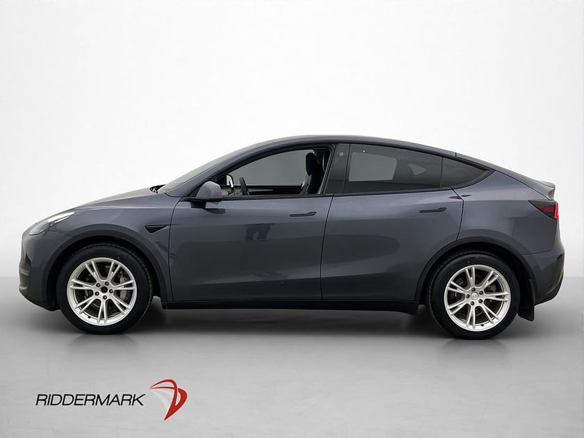 Bild 5 av Tesla Model Y Long Range AWD Svensksåld Panorama Drag MOMS