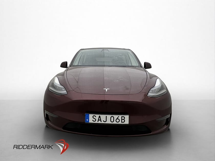 Bild 3 av Tesla Model Y Long Range AWD Svensksåld Panorama MOMS Drag