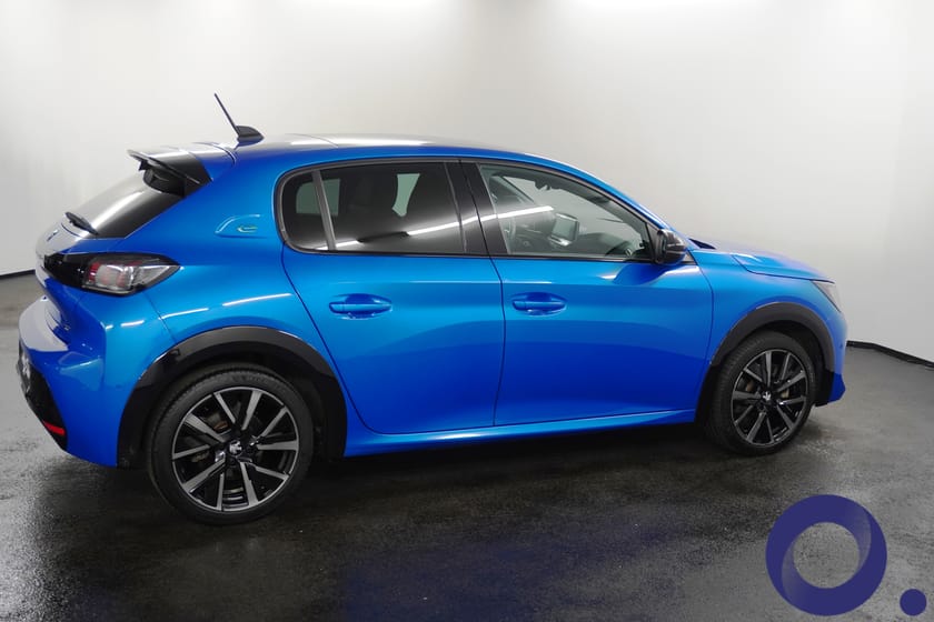 Bilde 2 av Peugeot e-208 GT 136 hk Panorama glasstak, Adaptiv Cruise