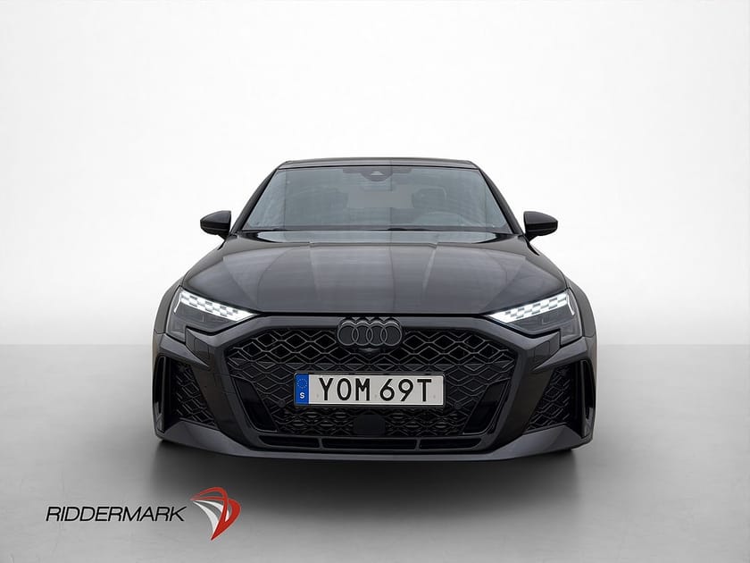 Bild 2 av Audi RS3 Sedan Quattro 400hk RS-Avgas SONOS  Panorama HUD