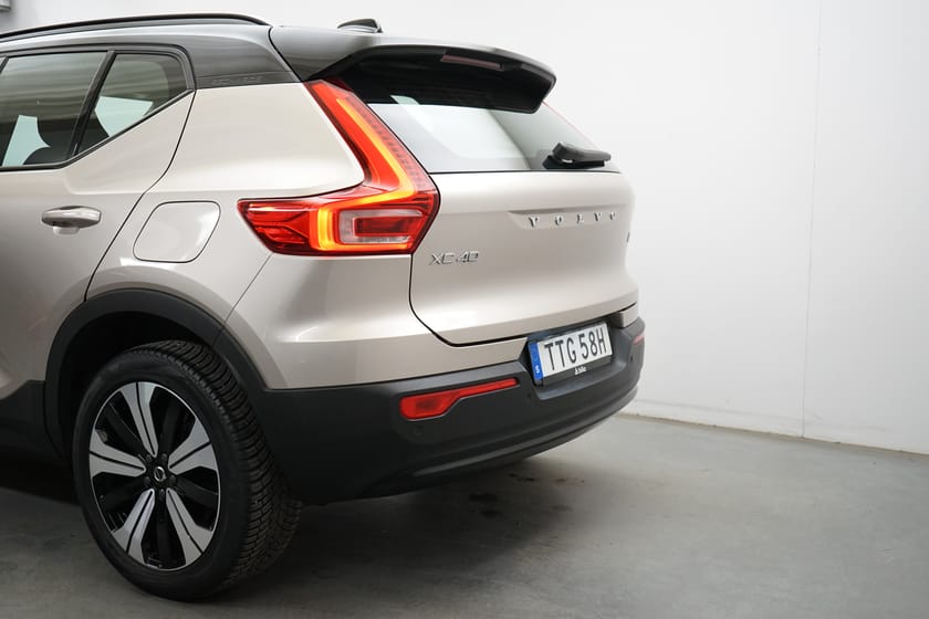 Bild 3 av Volvo XC40 Recharge Plus Edition, Dragkrok, Baklucka elmanövrerad, Navigation