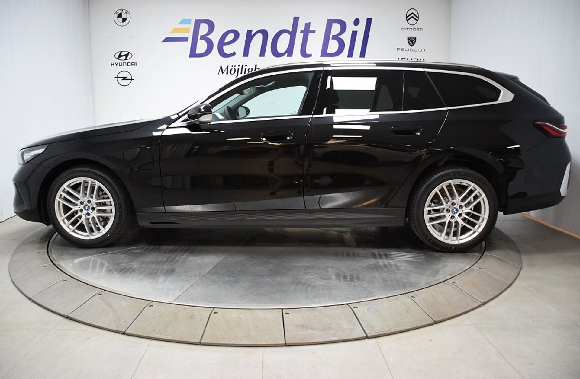 BMW 530 e Touring 2025, bild 6/10