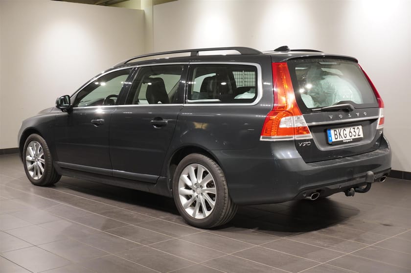 Bild 2 av Volvo V70 D4 Momentum BE Drag Ad-Farth.