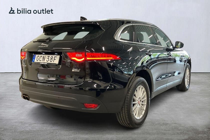 Bild 4 av Jaguar F-Pace 20d AWD Skinn Elstolar Backkamera Navigation