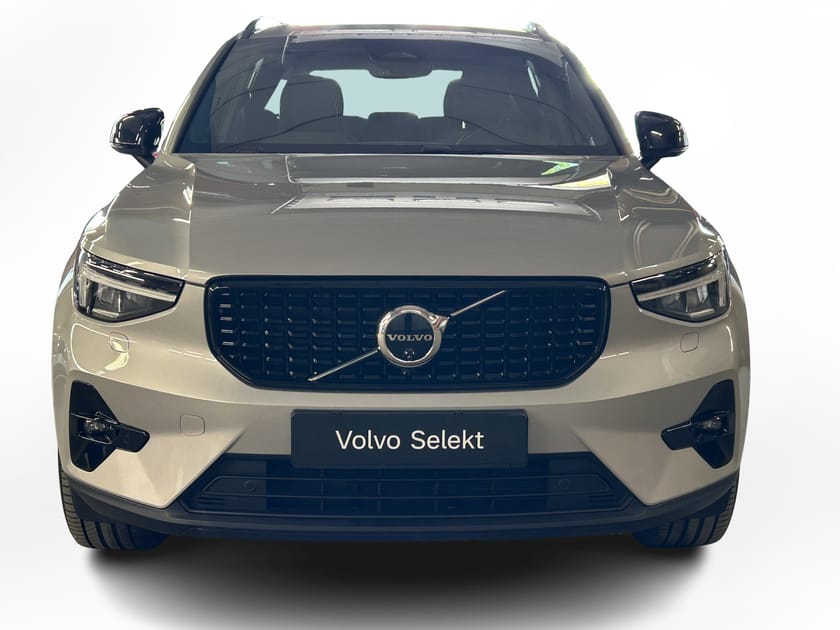 Bild 2 av Volvo XC40 B3 FWD Bensin Plus Dark