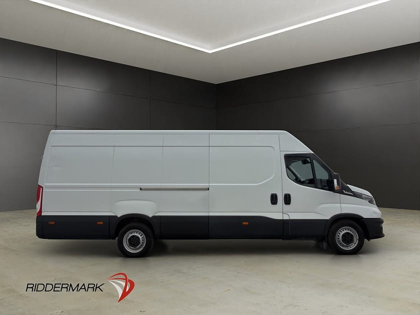Bild 2 av Iveco Daily 35-140 Van 35 L4H2 2.3JTD FLYTTBIL Värmare 3-Sits Moms