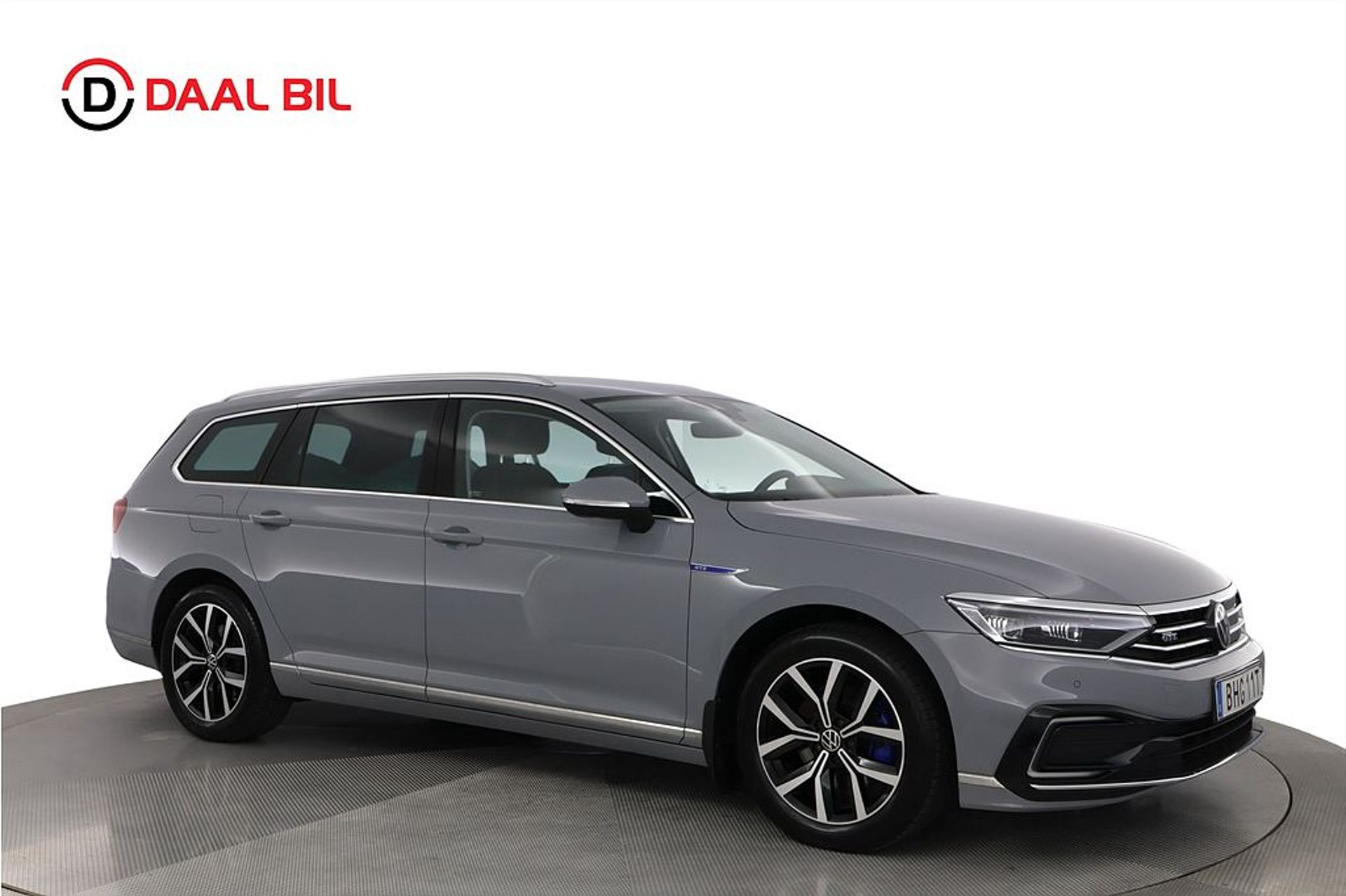 Volkswagen Passat 2022, photo 4/28