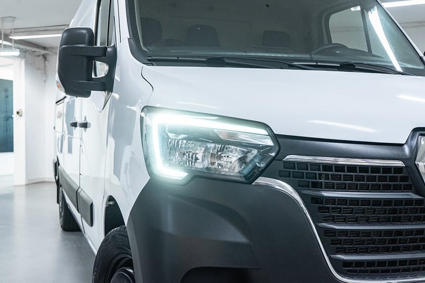 Bild 4 av Renault Master 3.5 T 2.3 dCi | L2H2 | Dragkrok | 3 Sits | 1739 kr/mån