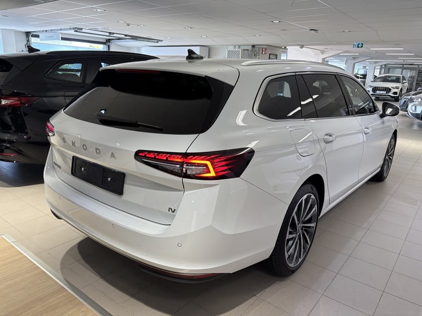 Bild 5 av Škoda Superb iV Kombi L&K 1,5 TSI 204 HK 6 VXL DSG