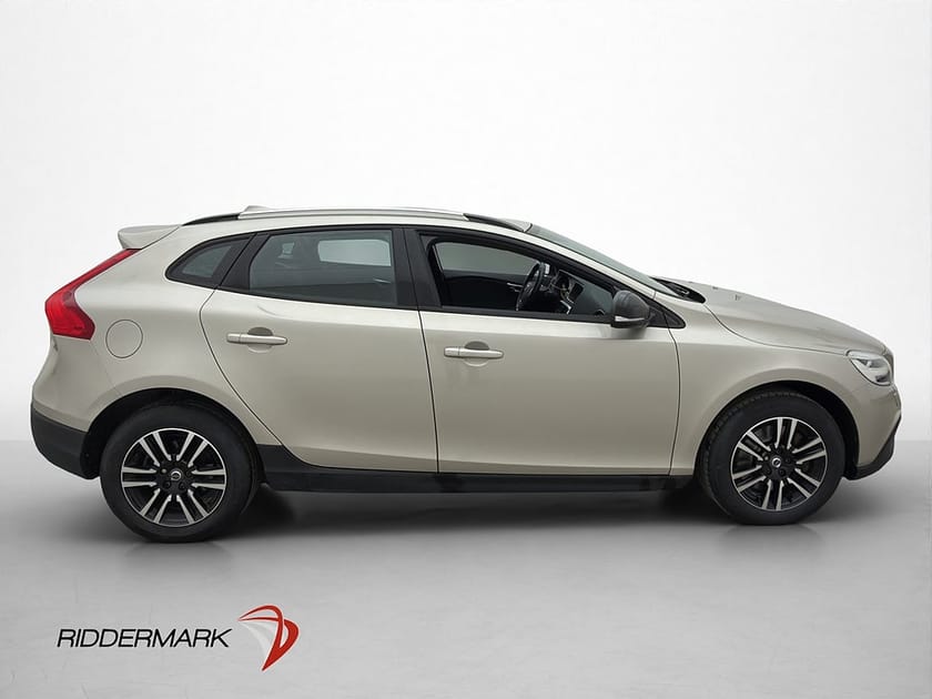 Bild 4 av Volvo V40 Cross Country D2 120hk Momentum VoC Värm LED Drag