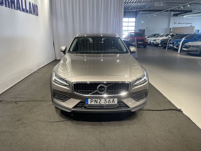 Bild 3 av Volvo V60 Cross Country B4 AWD Geartronic, 197hk