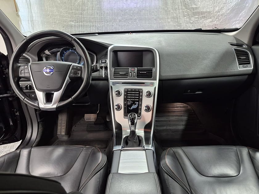 Bild 5 av Volvo XC60 AWD D4 190HK 4x4 Ocean Race