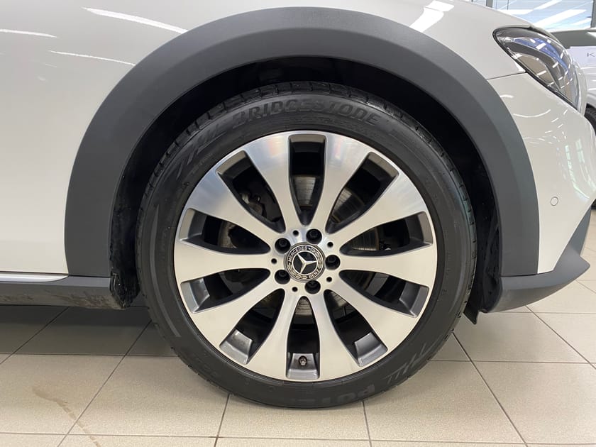 Bild 5 av Mercedes-Benz E 220 d 4MATIC All-Terrain 