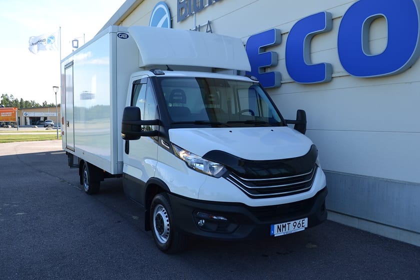 Bild 4 av Iveco Daily 35-140 Chassi Cab 2.3 JTD 136hk Automat EU6 Backkamera V-Hjul 18m3 Skåp