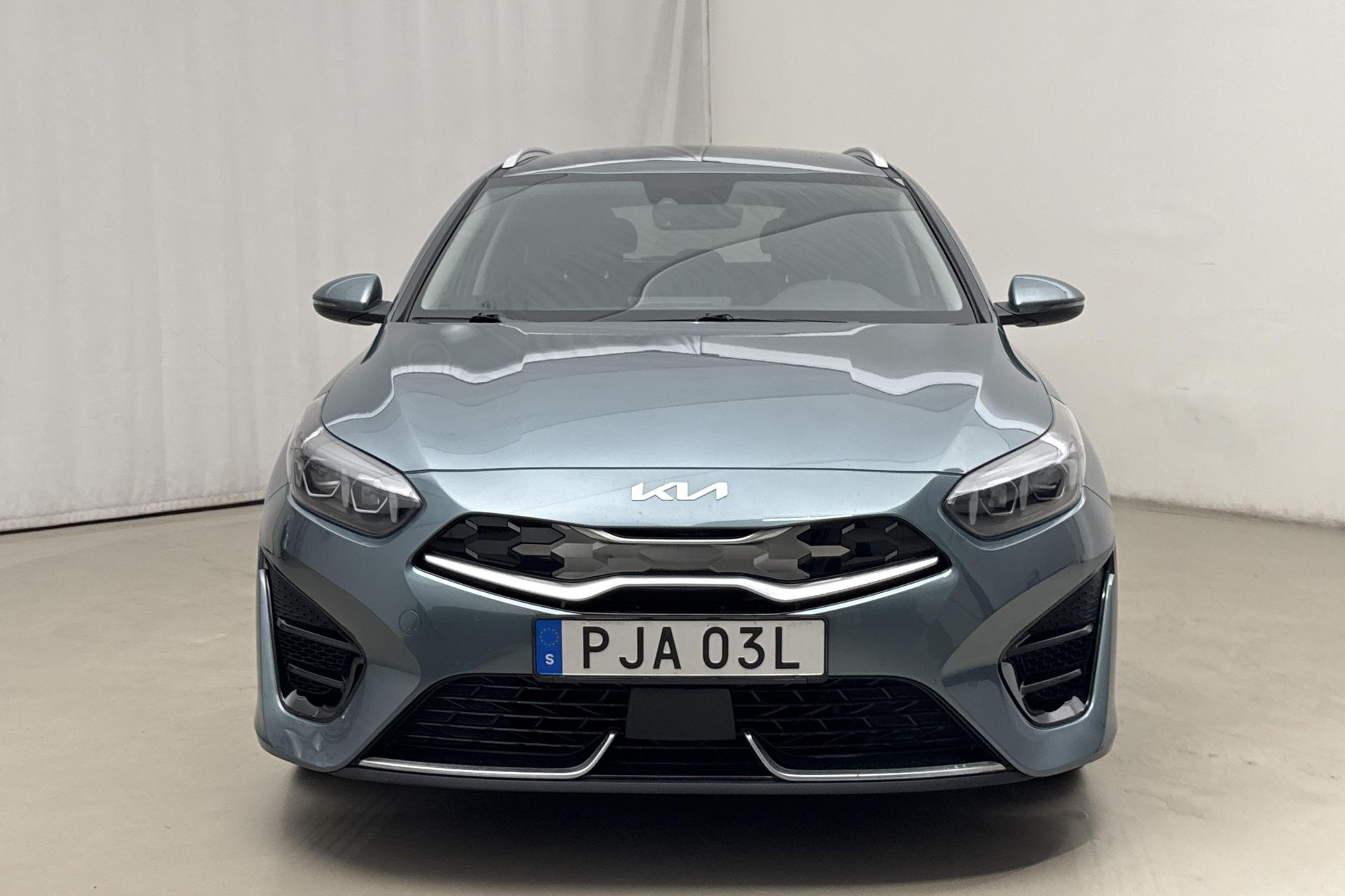 Kia Ceed Sportswagon Plug-in Hybrid 2023, photo 5/10