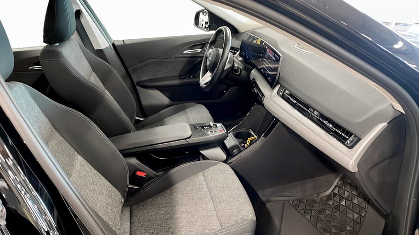 Bild 3 av BMW iX1 xDrive30 Dragkrok Navi Backkamera