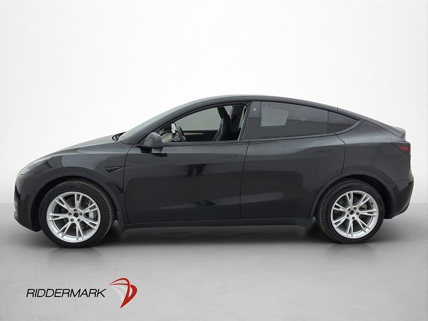 Bild 1 av Tesla Model Y Long Range AWD Pano Kamera Drag AP Skinn Moms